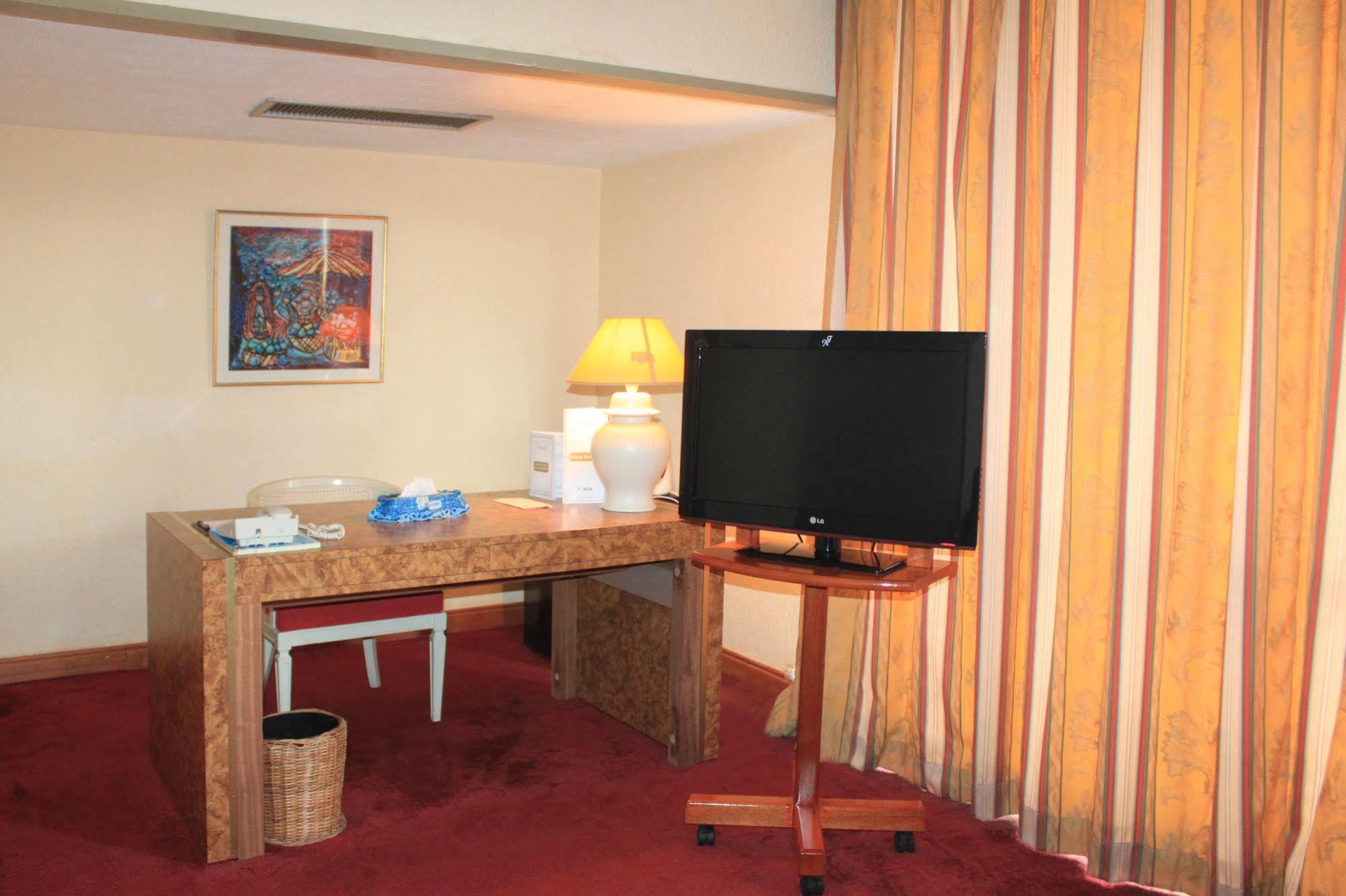 Hotel Mont Febe Yaoundé Exterior foto